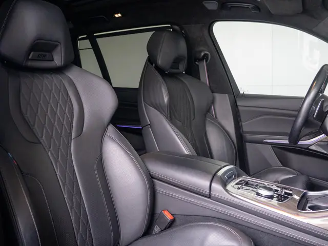 BMW X7 M60i xDrive 2023 Benzine 8