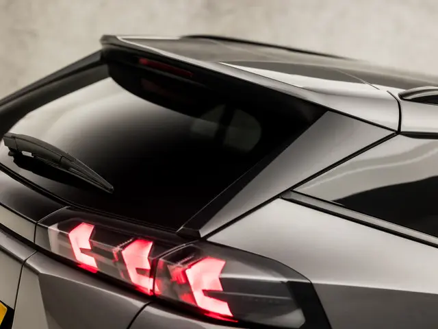 Peugeot 2008 1.2 PureTech Allure Sport 2023 Benzine 27