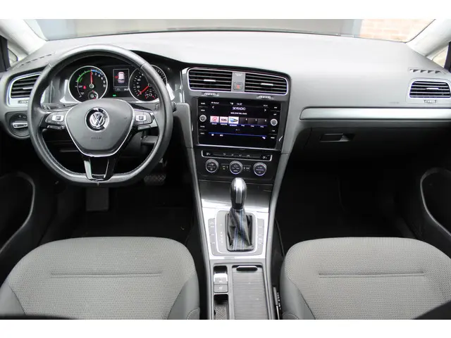 Volkswagen e-Golf E-DITION 2020 Elektrisch 13