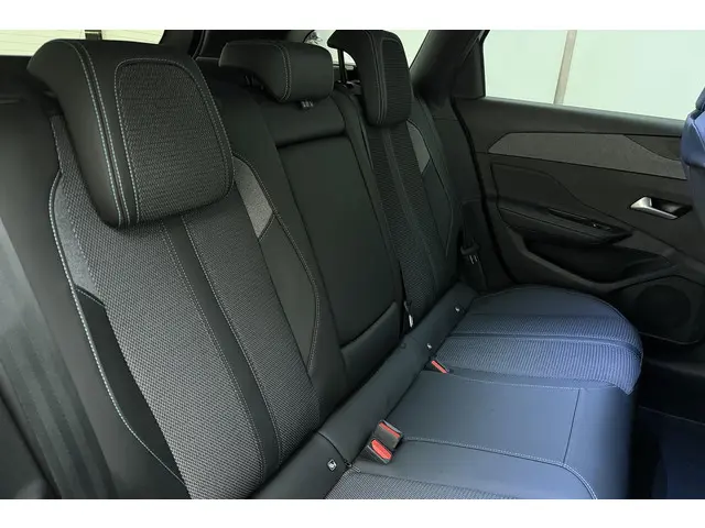 Peugeot 308 SW 1.2 PureTech Allure 2024 Benzine 16