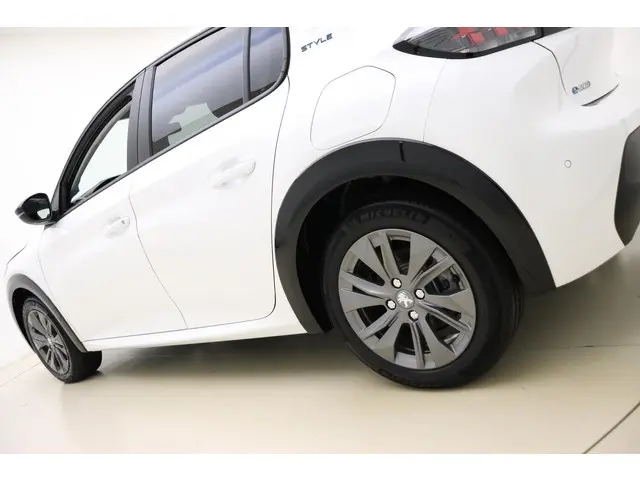Peugeot e-208 EV E-Style 50 kWh 2023 Elektrisch 17