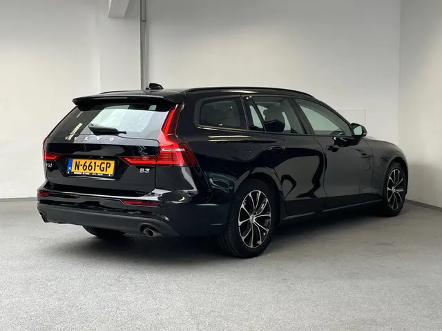 Volvo V60 2.0 B3 Momentum Advantage 2021 Benzine 10
