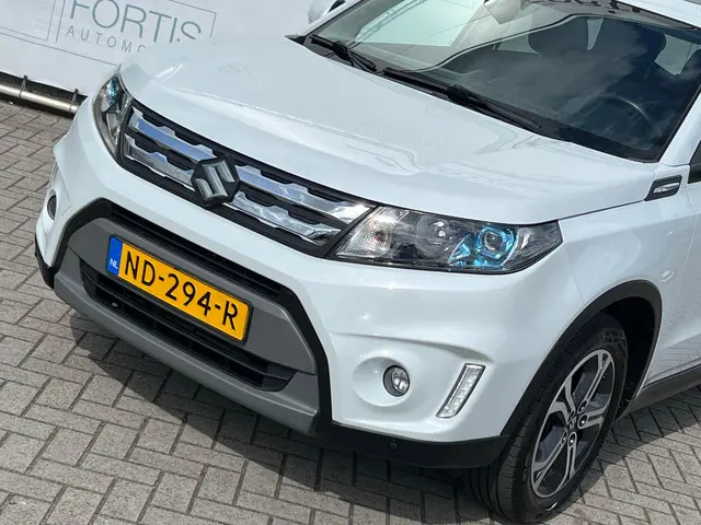Suzuki Vitara 1.6 High Executive 2017 Benzine 25