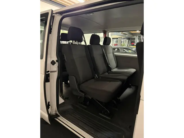 Volkswagen Transporter Kombi 2.0 TDI L1H1 2017 Diesel 7