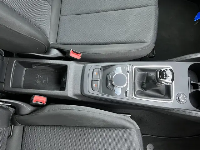 Audi Q2 30 TFSI Business Edition 2021 Benzine 56