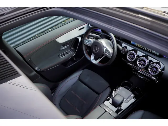 Mercedes-Benz CLA 250 e AMG Line 2023 Hybride Benzine 17