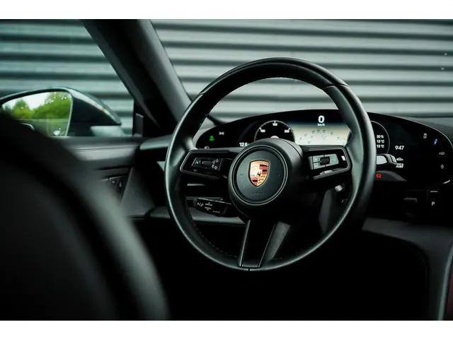 Porsche Taycan Cross Turismo 4 93 kWh 2021 Elektrisch 60