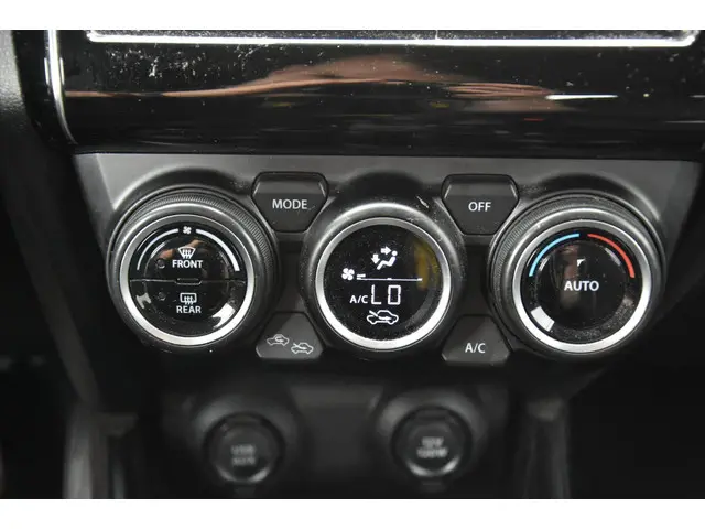 Suzuki Swift 1.0 Automaat Stijl-NLse auto 2020 Benzine 16