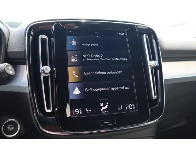 Volvo XC40 2.0 B4 Momentum Business 2022 Benzine 21
