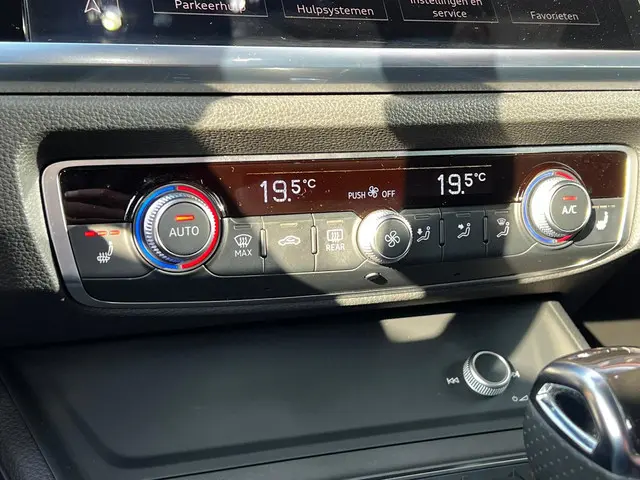 Audi Q3 Sportback 35 TFSI S Edition 2021 Benzine 17