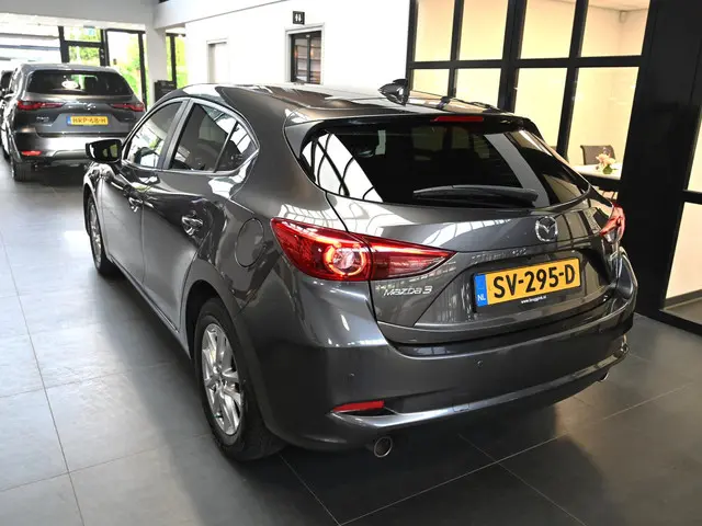 Mazda 3 3