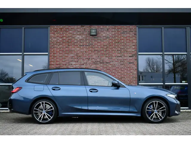 BMW 3 Serie Touring 330e M-Sport 2025 Hybride Benzine 51