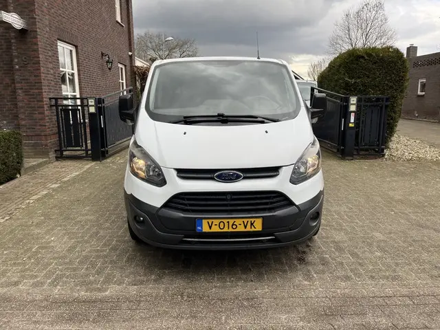 Ford Transit Custom 2