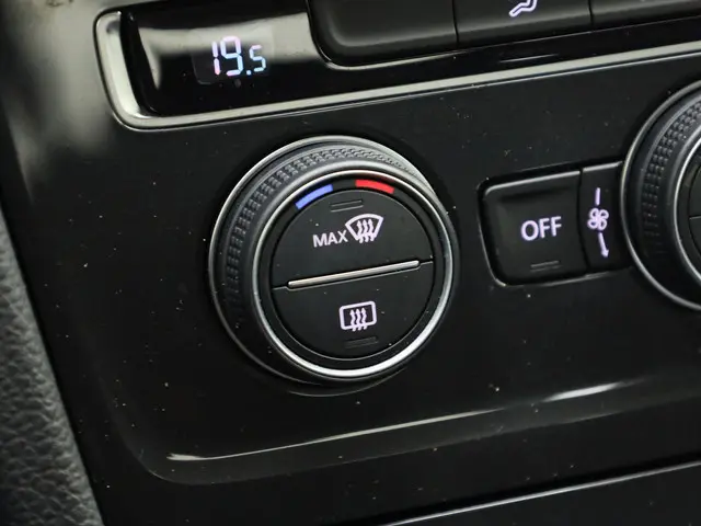 Volkswagen e-Golf E-DITION 100kW/136PK 2020 Elektrisch 8