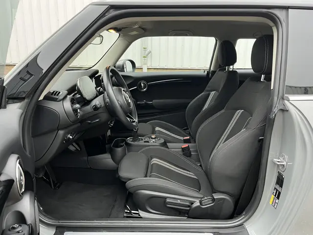 MINI Electric Cooper SE 33 kWh 2020 Elektrisch 16
