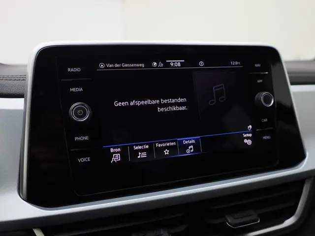 Volkswagen T-Roc 1.0TSI/116PK Goal 2025 Benzine 37