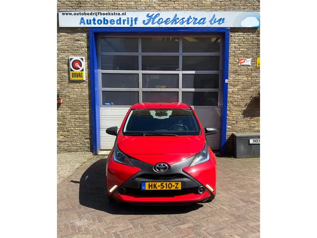 Toyota Aygo 1.0 VVT-i x-now 2015 Benzine 2