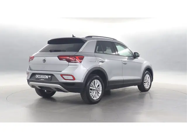 Volkswagen T-Roc 1.5 TSI 150pk Life DSG 2023 Benzine 2