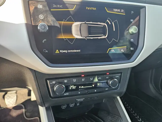 SEAT Arona 1.0 TSI Xcellence,camera,carplay 2018 Benzine 21