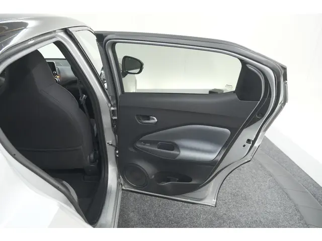 Nissan Juke 1.0 DIG-T Premiere Edition 2021 Benzine 64