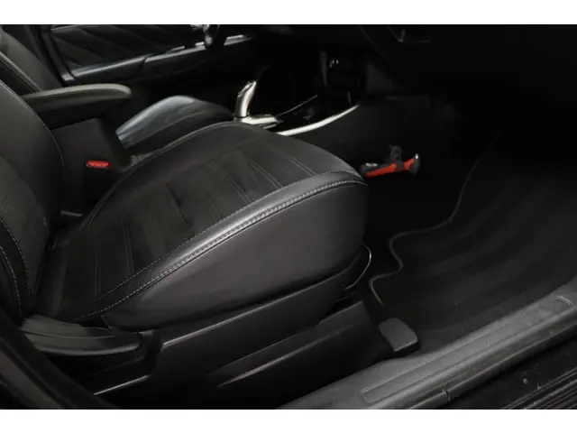 Mitsubishi Outlander 2.4 PHEV Pure 2019 Hybride Benzine 8