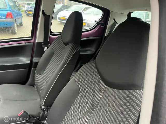 Peugeot 107 1.0 Envy 6/12 m garantie 2013 Benzine 10