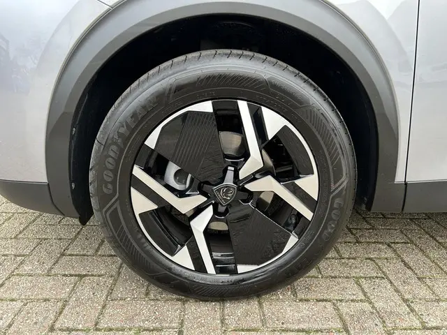 Peugeot 2008 1.2 Turbo 100 PK Allure 2025 Benzine 37