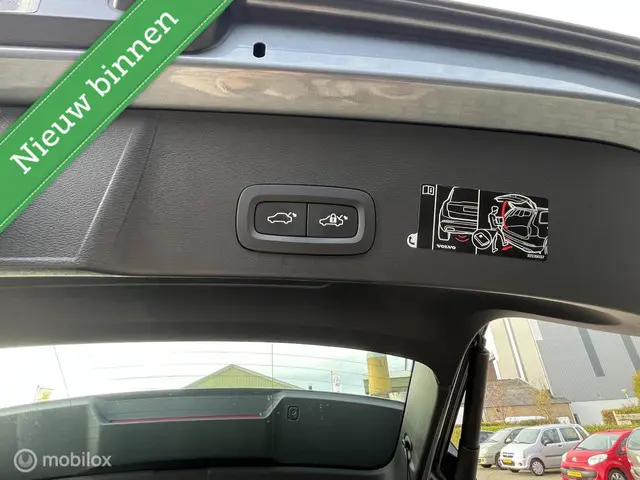 Volvo XC40 2.0 T4 R-Design 2018 Benzine 22