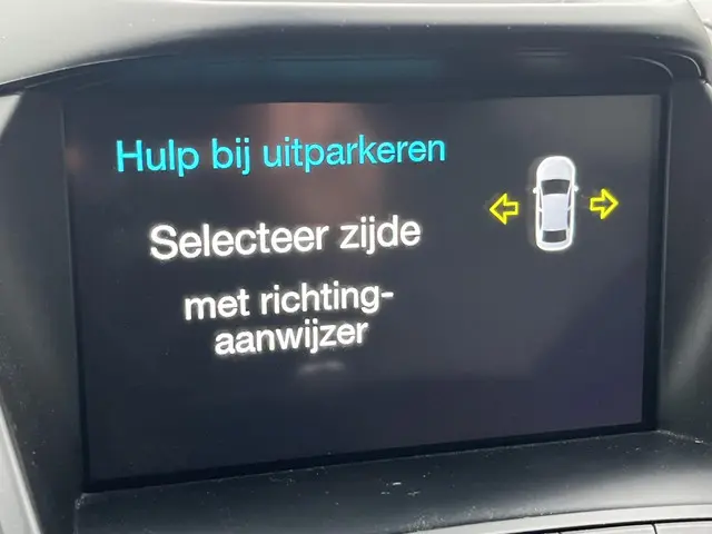 Ford C-MAX 1.0 Titanium 2017 Benzine 22