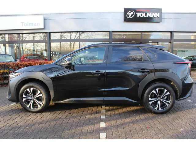 Toyota bZ4X Dynamic 71 kWh 2024 Elektrisch 2
