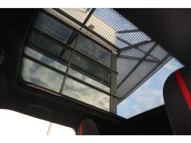 MINI 3-Deurs Cooper E 2024 Elektrisch 14