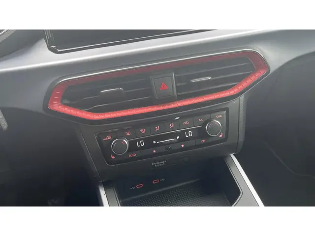 SEAT Arona 1.0 TSI FR Business Intense 2022 Benzine 18