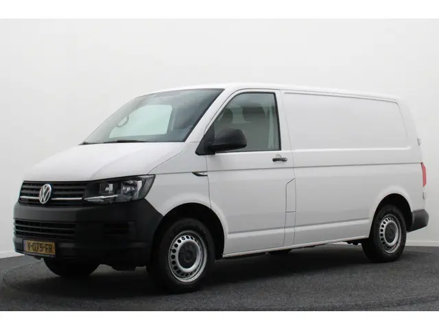 Volkswagen Transporter 2.0 TDI DSG L1H1 2017 Diesel 16