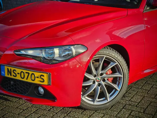 Alfa Romeo Giulia 2.0 Super / AUTOMAAT / 2017 Benzine 8