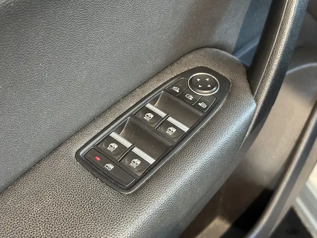 Renault Captur 1.3 TCe 140 Intens 2021 Benzine 23