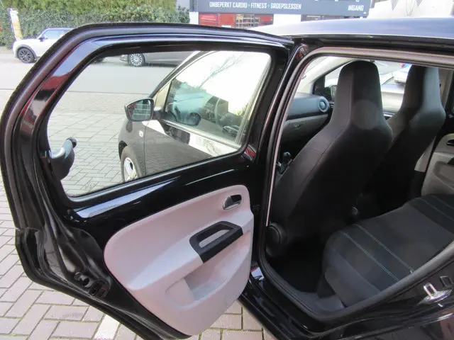 SEAT Mii 1.0 Style Connect 2016 Benzine 7