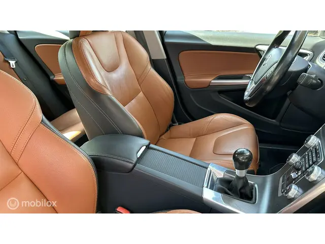Volvo S60 1.6 T3 Summum 2015 Benzine 19