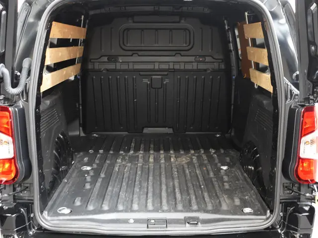 Opel Combo 1.5D L1H1 Edition 2021 Diesel 14