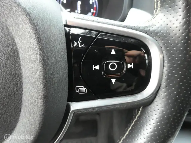 Volvo V90 2.0 T5 R-Design 2017 Benzine 18