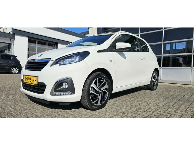 Peugeot 108 1.0 e-VTi Allure 2021 Benzine 9