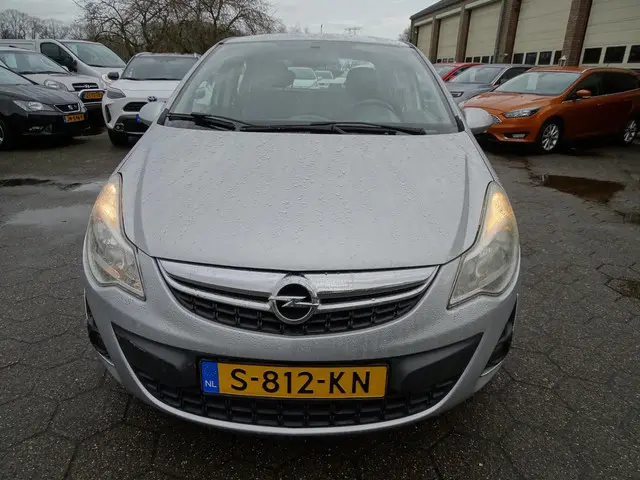 Opel Corsa 1.2-16V Berlin 2014 Benzine 6