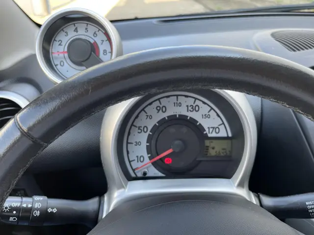 Peugeot 107 1.0 Black & Silver 2013 Benzine 34