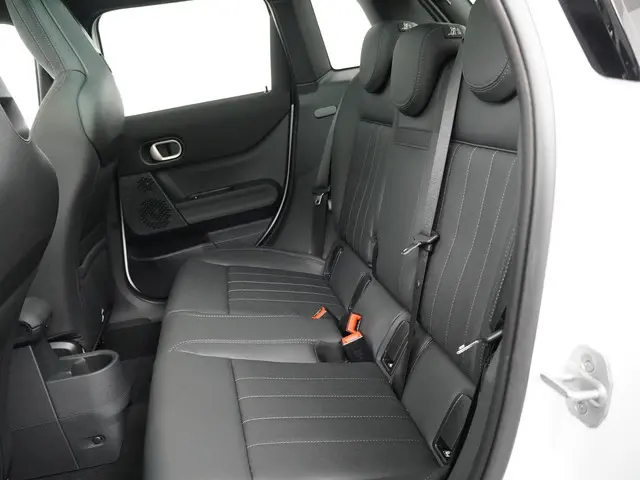 MINI 5-Deurs Cooper C 2026 Benzine 14