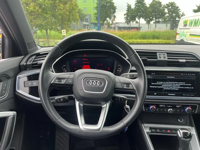 Audi Q3 45 TFSI e S-Line 2021 Hybride Benzine 11
