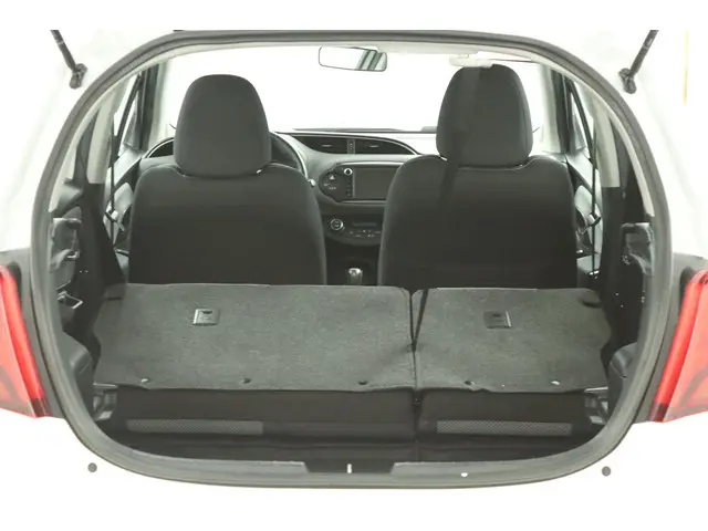 Toyota Yaris 1.5 Hybrid Aspiration 2015 Hybride Benzine 26