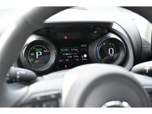 Mazda 2 Hybrid 116 automaat Select 2023 Hybride Benzine 16