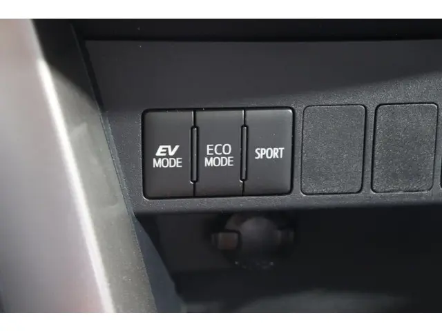 Toyota RAV4 2.5 Hybrid AWD Energy, 2018 Hybride Benzine 21