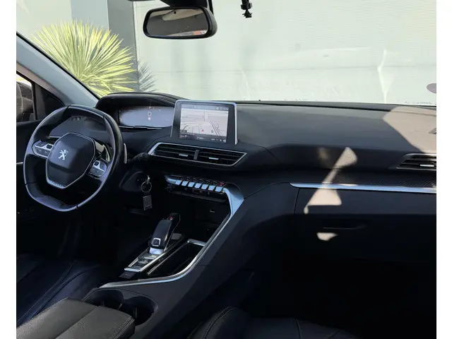 Peugeot 5008 1.2 PureTech/ Navi/PDC/AUT/7-Zits 2019 Benzine 5