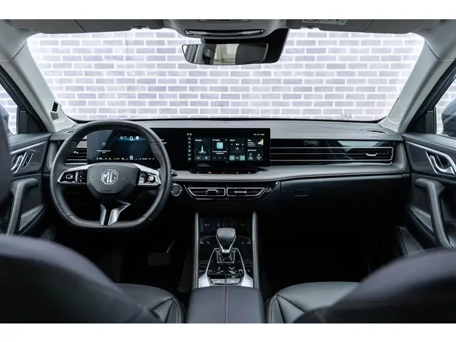 MG HS Plug-in Hybrid 1.5 Luxury 2024 Hybride Benzine 4