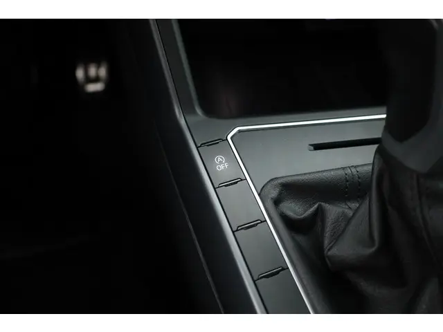 Volkswagen Polo 1.0 TSI R-Line DSG 2023 Benzine 24